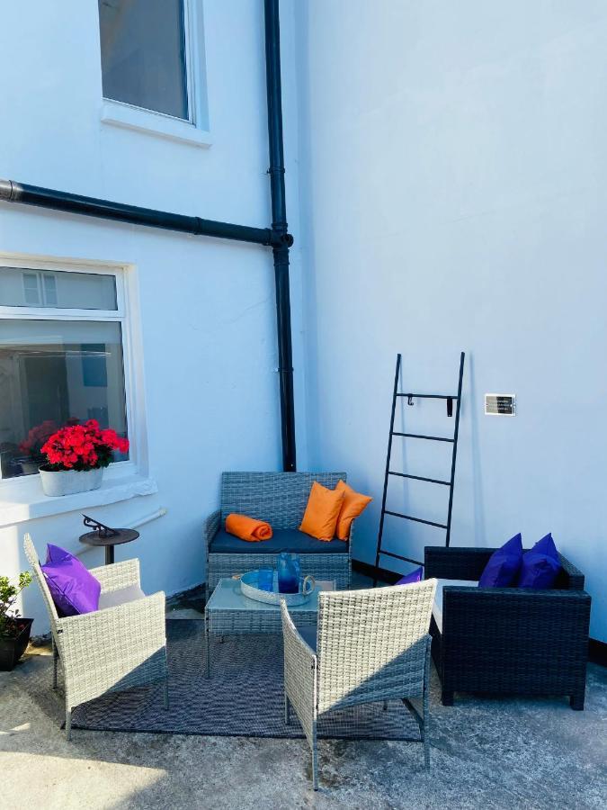 Funky Cozy Cottage With Outside Space 이스트본 외부 사진